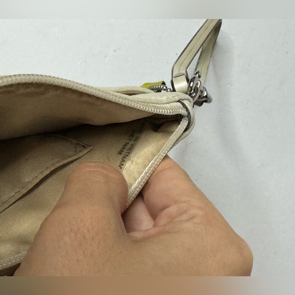 Coach Turn Lock Pearl Pebble Leather Wristlet - Picture 9 of 10